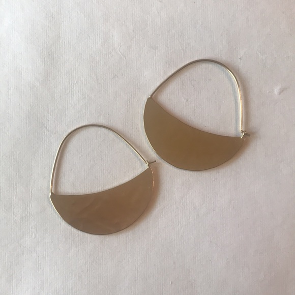 Everri Hammered Half-Moon Hoop Earrings - Picture 10 of 14